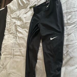 Nike women’s pro tight for running tights never worn